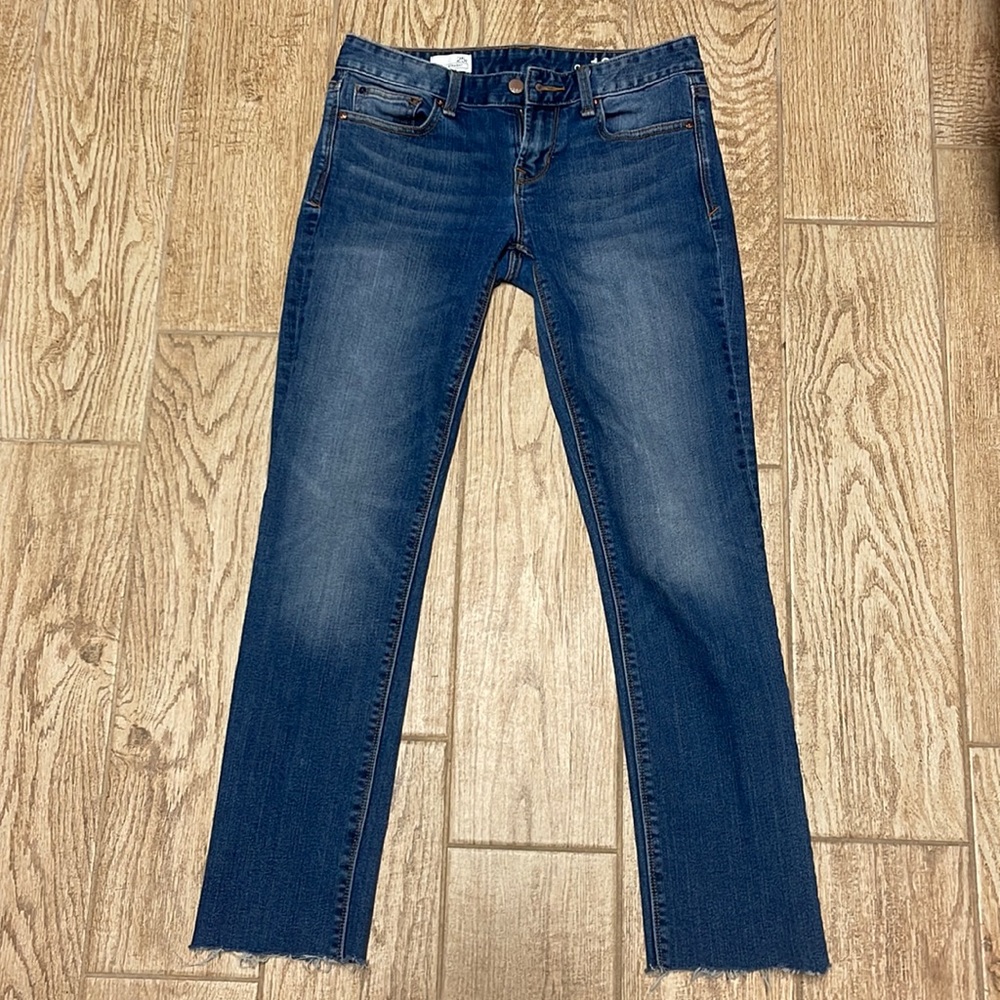 SOLD - Gap real straight jeans